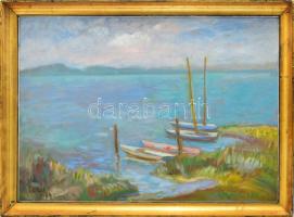 Tallós Ilona (1918-1991): Balatoni csónakok, 1986. Olaj, farost, jelezve balra lent: Tallós 1986. Katalógusszám 139 és reprodukálva: Tüskés Anna: A festészet csendes hatalma, Tallós Ilona. Pécs, 2025, PTE Művészettörténet Tanszék Művészeti Kar, 177. o. 50×70 cm. Keretben.