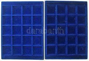 2db éremtartó tálca, mindkettő 20 férőhellyel (36x36mm), használt, de jó állapotban (mindkét tálca külső mérete 23x17cm)