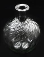 Palack. Zemplén, 19. sz. második fele, csavart testű hutaüveg, hibátlan, m: 12 cm