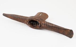 Kőfaragó csákány. Magyar, cca, 19. sz vége, 30x11 cm
