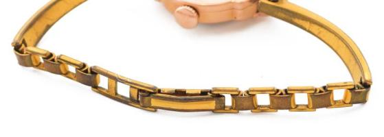 14K (0,583) Zaria rózsaarany női karóra. Kézi felhúzós, jelzett, fém szíjjal, d: 20 mm