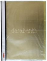 Bankjegytartó mappa, benne 11db hármasosztású- és 4db kettesosztású (javarészben "Esselte 56066") berakólappal. Használt, de jó állapotban, pár lap besárgult