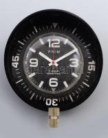 Prim műszerfali óra autóba, mágneses hátlappal. Kézi felhúzós, működik d: 5 cm