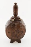 Román faragott fa kulacs, bukaresti jelzéssel 32 cm