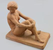 Rubletzky Géza (1881-1970): Női akt. Terrakotta, jelzett. talpazaton kis repedéssel. m: 30 cm sz: 25 cm /// Géza Rubletzky (1881-1970): Female Nude. Terracotta, signed. Small crack on the base. Height: 30 cm, width: 25 cm