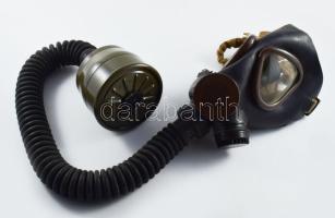 Olasz M59 gázálarc, szűrővel és táskával (szimatszatyorral) // Italian M59 gas mask with filter and bag
