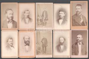 cca 1860-1880 Férfiportrék, 10 db vizitkártya különféle műtermekből (Doctor és Kozmata, ill. Klösz György, Pest; Plohn Illés, Hódmezővásárhely; stb.), változó állapotban