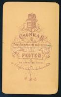 cca 1865 Elegáns fiatal férfi portréja, vizitkártya Csonka Simon pesti műterméből, 10,5x6,5 cm