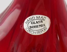 Bohemia vörösen anyagában színezett váza, jelzett, hibátlan, m: 21,5 cm