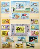 Libéria gyűjtemény sorokkal, blokkokkal az 1956-1985 közötti időszakból A4-es berakóban