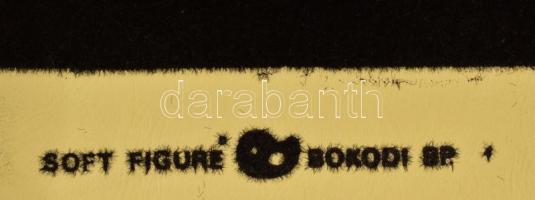 Vadmacska, plüsshatású poszter. Jelzett a plakáton. Apró lapszéli sérüléssel és elszíneződéssel. Fel...