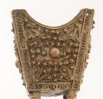 Jemeni füstölő. Fémötvözet, Jemen, 20. sz. eleső harmada, ötvösmunka, m: 14,5 cm