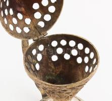 Jemeni sétáló füstölő. Fémötvözet, Jemen, 20. sz. eleső harmada, ötvösmunka, m: 11 cm