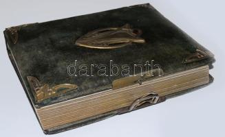 cca 1900-1910 Régi fotóalbum összesen 17 db keményhátú fotóval (vizitkártyák, kabinetfotók), többség...