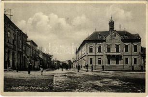 Dunaföldvár, Erzsébet tér, Községháza. Somló Manó kiadása (EK)