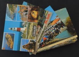 Kb. 125 db MODERN színes külföldi város képeslap / Cca. 125 modern coloured town postcards