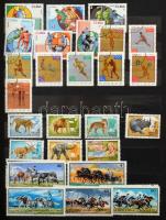 Vegyes motívum összeállítások 8 lapos A4 Philux berakóban, benne sport, állat, művészet, űrutazás, virág, közlekedés stb., közte magyar sorok is