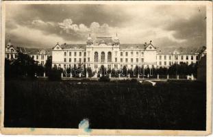 1931 Csíkszereda, Miercurea Ciuc; Liceul rom. Cat. gymnazium / római katolikus gimnázium. Gál Gyula kiadása / Roman Catholic high school. photo (fl)