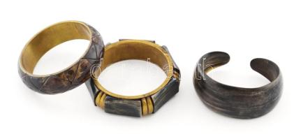 3 darab csont/szaru karkötő, közte 2 darab réz szerelékkel