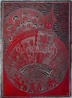 Tavaszy Noémi (1927-2018): Fölszállott a páva. Fém nyomódúc-klisé. Jelzett a dúcon. Tavaszy Noémi autográf feliratával ellátott papírba csomagolva. 12,5x9 cm.