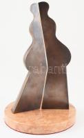 Deim Pál (1932-2016): Bábu. Patinázott bronz, márvány talapzaton. Jelzett DP. d: 16 cm, m: 25 cm. De...
