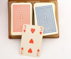 Römikártya, francia kártya, 2 pakli, sérült tokban