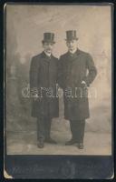 cca 1890 Barakovits Gyula és Dr. Franck Béla, keményhátú fotó Perger Vince bajai műterméből, kopásnyomokkal, 16,5×10,5 cm