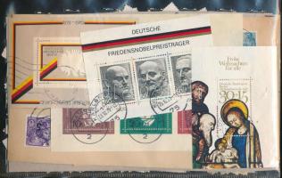 Min. 1.000 db német bélyeg, hozzá néhány blokk és küldemény, ömlesztve zacskóban