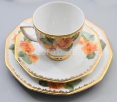 6 darab porcelán reggeliző szett: csésze alátéttel és desszertes tányér. Jelzett, minimális kopással...