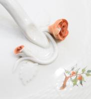 Herendi csipkebogyó mintás gyümölcsleveses tál, jelzett: 2. oszt. befejezetlen festéssel, d: 29 cm