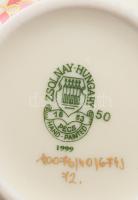 Zsolnay aranykontúrozott virágmintás váza, jelzett, hibátlan, m: 15,5 cm