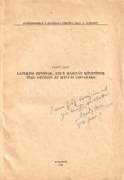 Tardy Lajos:  Caterino Zenónak, Uzun Hasszán követének útja Grúzián át Mátyás udvarába. (Dedikált.) Budapest, 1969. (Akadémiai Nyomda). 479 + [1] p. Egyetlen önálló kiadás. Dedikált: "Szamos György kollégámnak "igaz" baráti szeretettel: Tardy Lajos. 1970. febr. 3". Tardy Lajos (1914-1990) szovjet hadifogságot megjárt művelődéstörténész, műfordító, az Országos Széchényi Könyvtár kutatója. Rövid munkájában Caterino Zeno velencei követ (1435 körül - 1490 körül) utazását dolgozza fel. Caterino Zeno velencei patrícius követjárásának célja a perzsa-grúz területeket uraló Uzun Hasszán emírrel való kapcsolatfelvétel volt: a mohamedán uralkodó ebben az időben többször mért csapást török hadakra a Kaukázus előterében. Caterino Zeno első európai utazóként értékes feljegyzéseket készített a korabeli Hasszán-udvarról, illetve a Kaukázus vidékének törökellenes politikájáról. A velencei utazó a visszaúton felkereste a törökellenes szövetséget tervező Mátyás udvarát is. Caterino Zeno követjárásainak eredeti szövege elveszett, szövegét leszármazottjai töredékesen adták ki. Tanulmányunk a jeles velencei követ és utazó egykori útjának rekonstruálására tesz kísérletet, mely a törökellenes keleti magyar diplomácia szempontjából is számottevő. (Különlenyomat a Filológiai Közlöny 1968. évi 3-4. számából.) Prov.: Szamos György történész. Fűzve, feliratozott kiadói borítóban, jó példány.