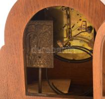 Lechner József Budapest, asztali óra, felesütős, ingajáratos szerkezettel, az óra nem jár, de az üté...