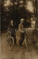 1912 Dresden, Drezda; Két férfi biciklivel, kerékpár / two men with bicycles. photo (EK)