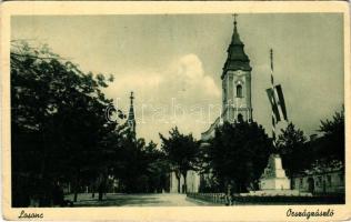 1939 Losonc, Lucenec; Országzászló, templomok. Hungária könyvesbolt kiadása / Hungarian flag, churches (Rb)