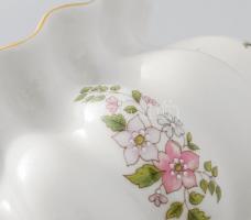 Zsolnay paradicsomvirág alakú váza, matricás virágmintával, jelzett, hibátlan, d: 15 cm