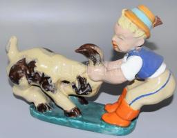 Komlós Kerámia fiú kecskével. Feje ragasztott, jelzett, 28x20 cm