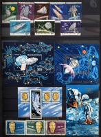 Űrkutatás motívum tétel sorokkal, blokkokkal, 8 fekete lapos, A/4-es berakóban