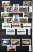 Vegyes motívum tétel (vasút, állat, autó stb.) sorokkal, 8 fekete lapos, A/4-es berakóban