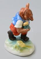 Herendi mézet cipelő medve, kézzel festett, jelzett, hibátlan, m: 13,5 cm