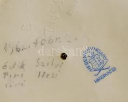 Herendi mézet cipelő medve, kézzel festett, jelzett, hibátlan, m: 13,5 cm