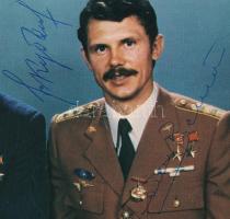 1980 Farkas Bertalan (1949-) és Valerij Kubaszov (1935-2014) űrhajósok aláírása képeslapon 


198...