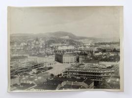 A pesti Belváros építése 5 db nagy méretű fotó az Erzsébet híd, a Szabadság tér építéséről, valamit a Drechsler palotáról. Régi fényképek modern nagyításai 30x40 cm ig