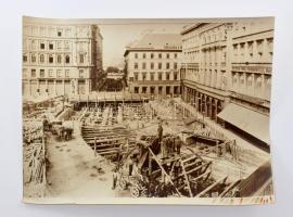 A pesti Belváros építése 5 db nagy méretű fotó az Erzsébet híd, a Szabadság tér építéséről, valamit ...