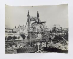 A pesti Belváros építése 5 db nagy méretű fotó az Erzsébet híd, a Szabadság tér építéséről, valamit ...