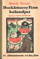 Mark Twain [Clemens, Samuel Langhorne]:  Huckleberry Finn kalandjai. Fordította: Rákosi Jenő. A képeket Pólya Tibor rajzolta. Budapest, 1921. Athenaeum Irodalmi és Nyomdai Rt. 286 + [6] p. Mark Twain amerikai író (1835-1910) klasszikus regénye eredeti nyelven először 1884-ben jelent meg. A klasszikus amerikai regény magyarul először 1905-ben látott napvilágot, Kemény György fordításában, ezt követi kiadásunk, a Rákosi Jenő által fordított, Pólya Tibor egész oldalas grafikáival illusztrált verzió. A címlapon régi tulajdonosi bejegyzés, az első előzéken katalóguscímke. Színes, illusztrált kiadói félvászon kötésben, jó példány.