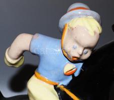 Komlós Zsoké. Mázas kerámia, készült a Komlós testvérek tervei alapján. Jelzett, alján gyári hibákka...