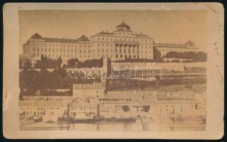 ca 1860 A Budai Vár és a rakpart látképe. Vizitkártya fotó. A Várkert Bazár későbbi helye látszik és a régi rakparti házak. 11x6,5 cm