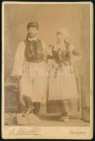 ca 1890 Szaraejvó, bosnyák népviseletes pár. / Bosnian folkwear couple 11x17 cm