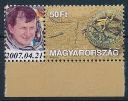 2005 Üzenet bélyegem (I.) megszemélyesített ívszéli bélyeg: Simonyi Károly az első magyar származású űrturista 2007.04.21. / Mi 4786 with personalised tab